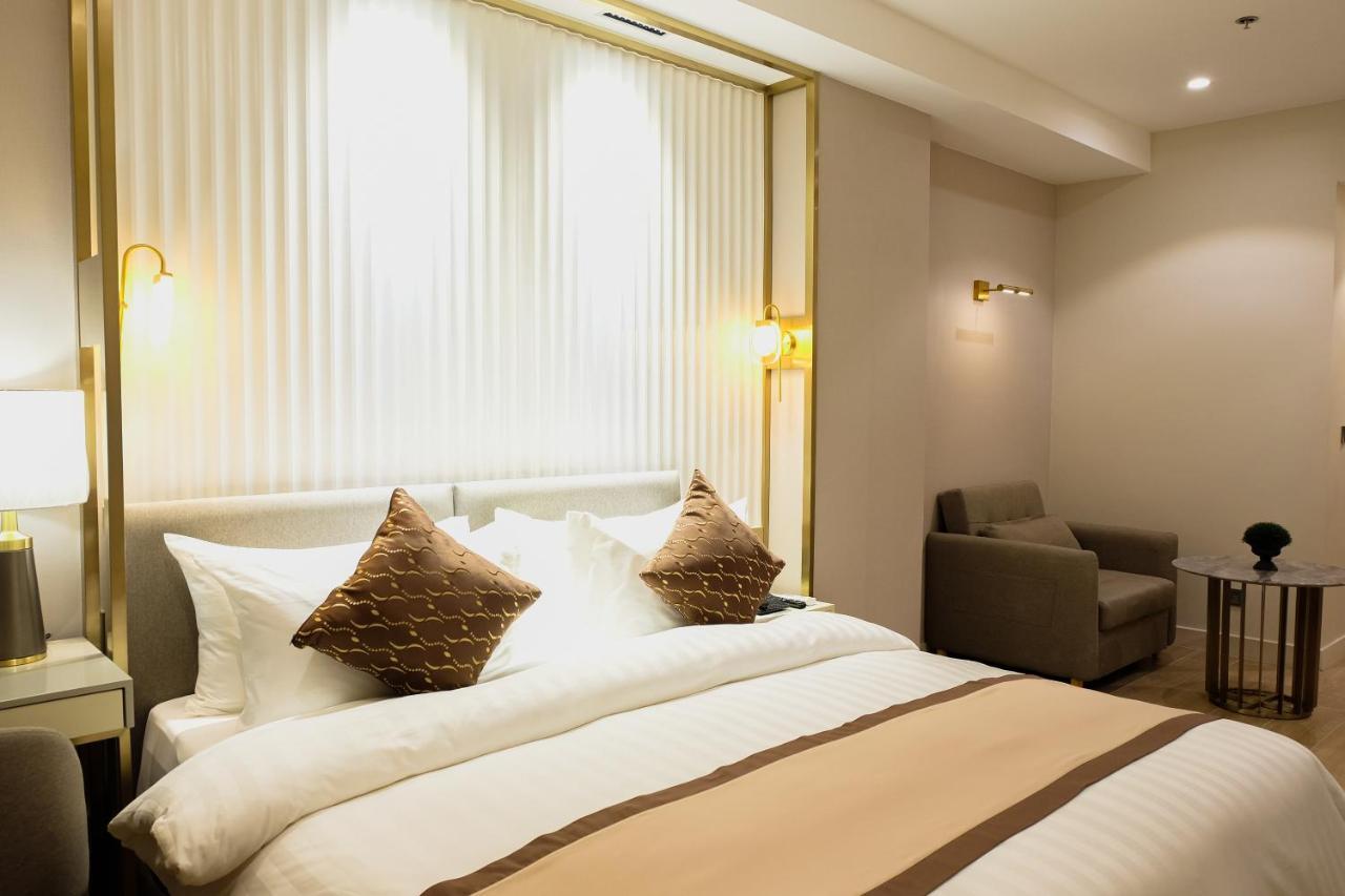 Uma Hotel And Residences Naga  Εξωτερικό φωτογραφία